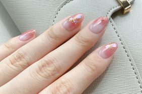 lip gloss manicure