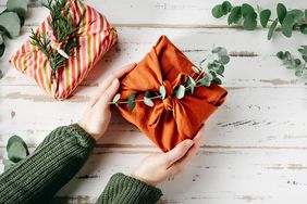 eco-gift-wrap-ideas-GettyImages-1344764030