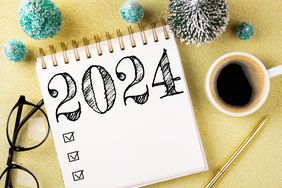 headstart-oon-new-years-resolutions-GettyImages-1613398688