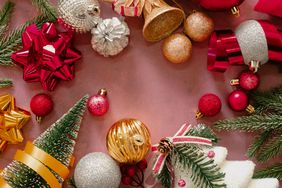 organize-xmas-decorations-GettyImages-1447829600