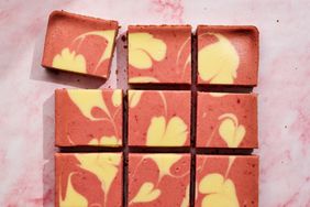 strawberry-cheesecake-bars-0424DOOSWEET_9699-realsimple