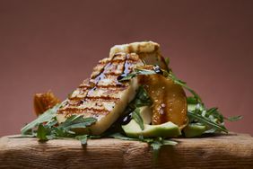 salad with grilled halloumi and fried peaches