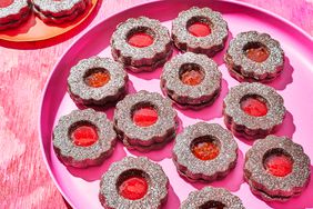 xmas-desserts-chocolate-linzer-cookies1221FOO