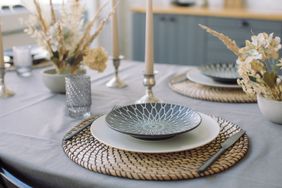 year-round-table-setting-GettyImages-1276419325